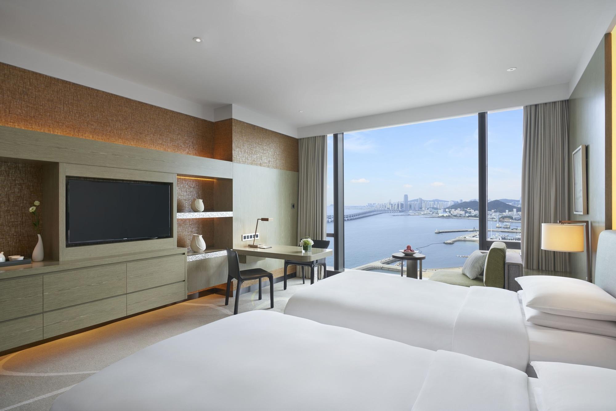 Hotel Grand Hyatt Dalian Esterno foto